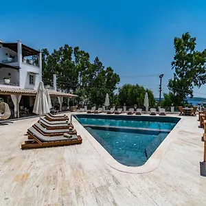 3* מלון Manzara Boutique - Adults Only